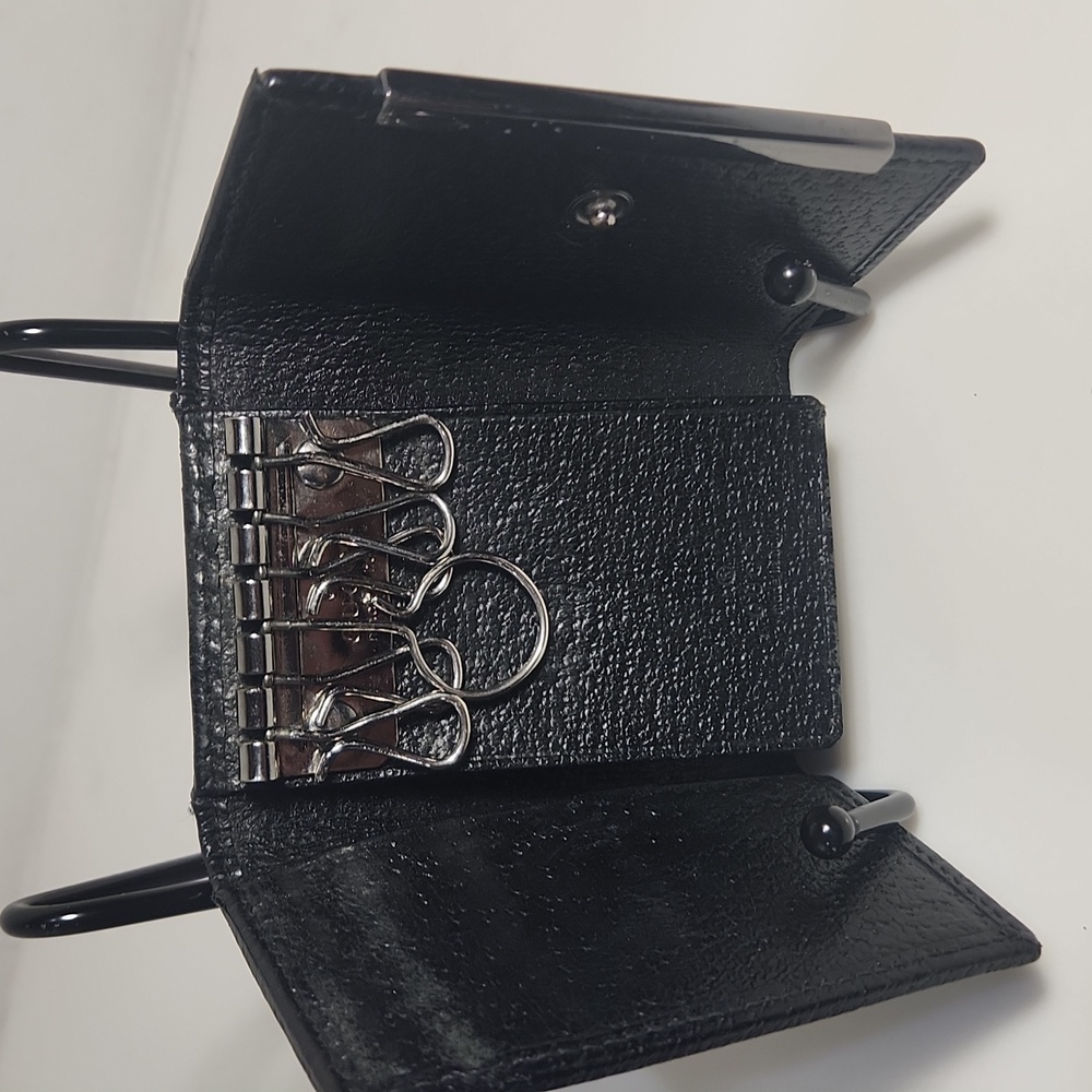 Gucci Key Case EUC - Picture 9 of 11